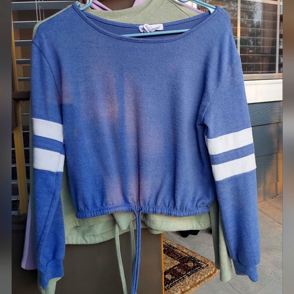 Charlotte Russe blue cropped sweater